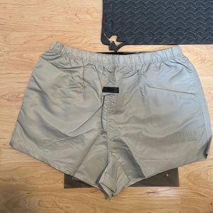 Essentials by Fear Of God track short in smoke NWT